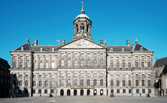 Exterior photo of the front of the Koninklijk Paleis